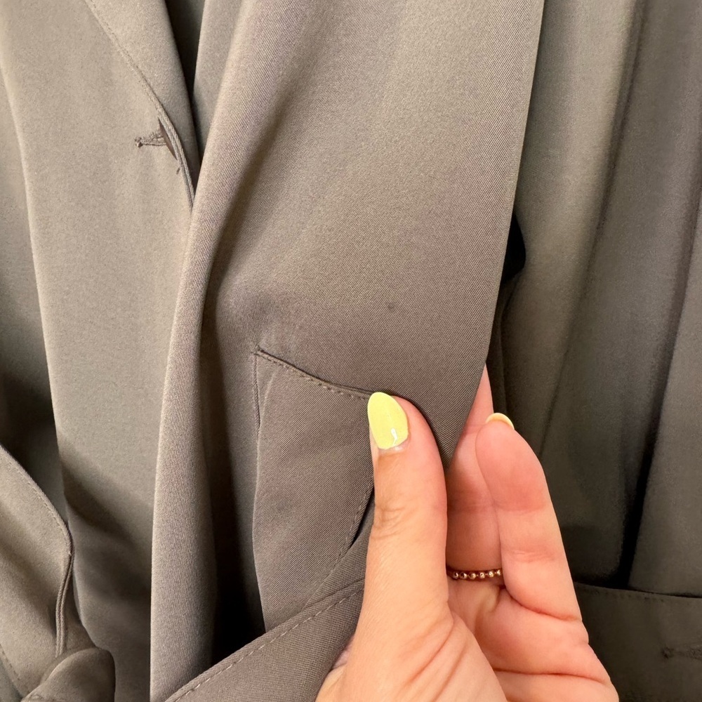 Timeless Gray Vintage Trench Coat with Cinched chain Waist double breasted - Picture 9 of 11
